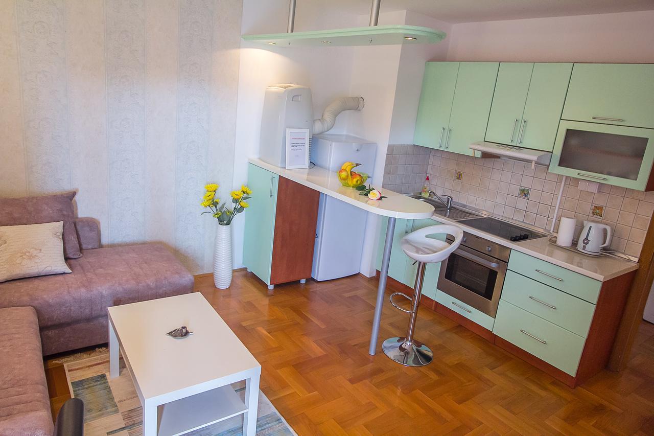 Stan Na Dan Banja Luka Apartment Luaran gambar