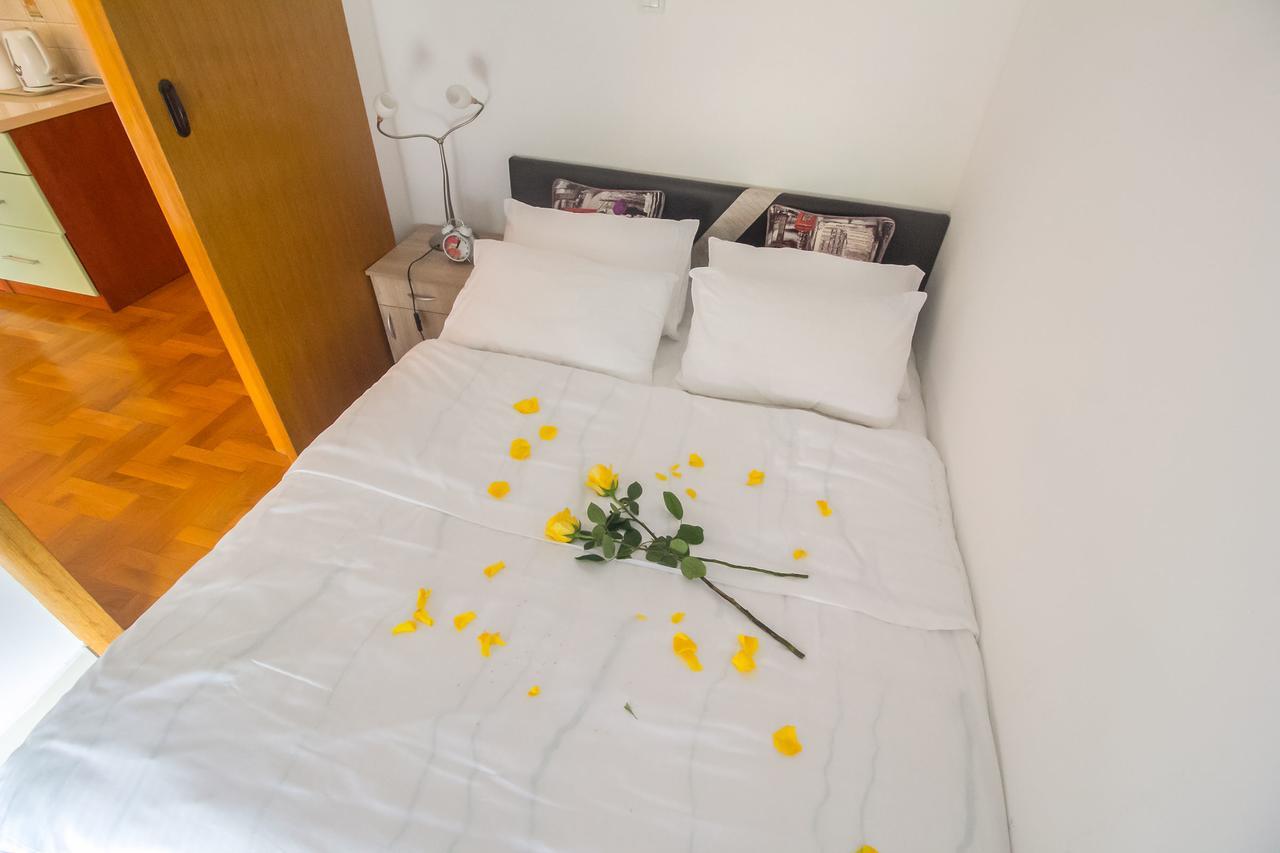 Stan Na Dan Banja Luka Apartment Luaran gambar