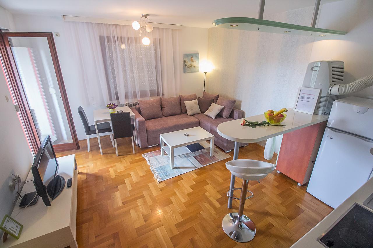 Stan Na Dan Banja Luka Apartment Luaran gambar
