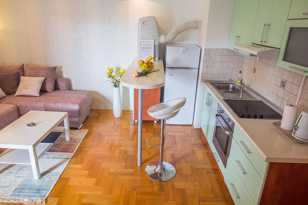 Stan Na Dan Banja Luka Apartment Luaran gambar