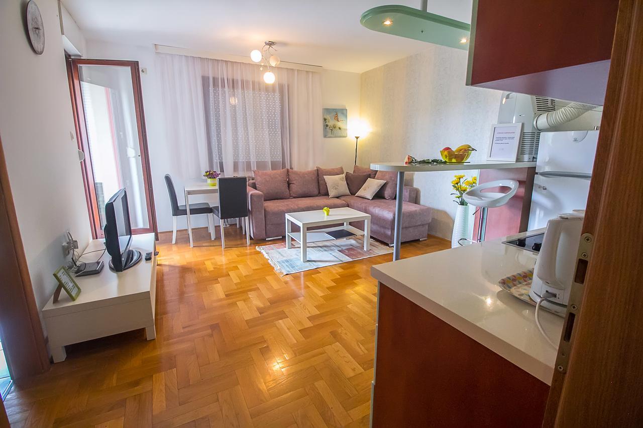 Stan Na Dan Banja Luka Apartment Luaran gambar