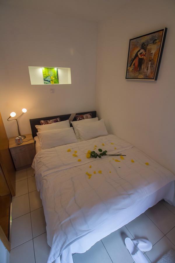 Stan Na Dan Banja Luka Apartment Luaran gambar