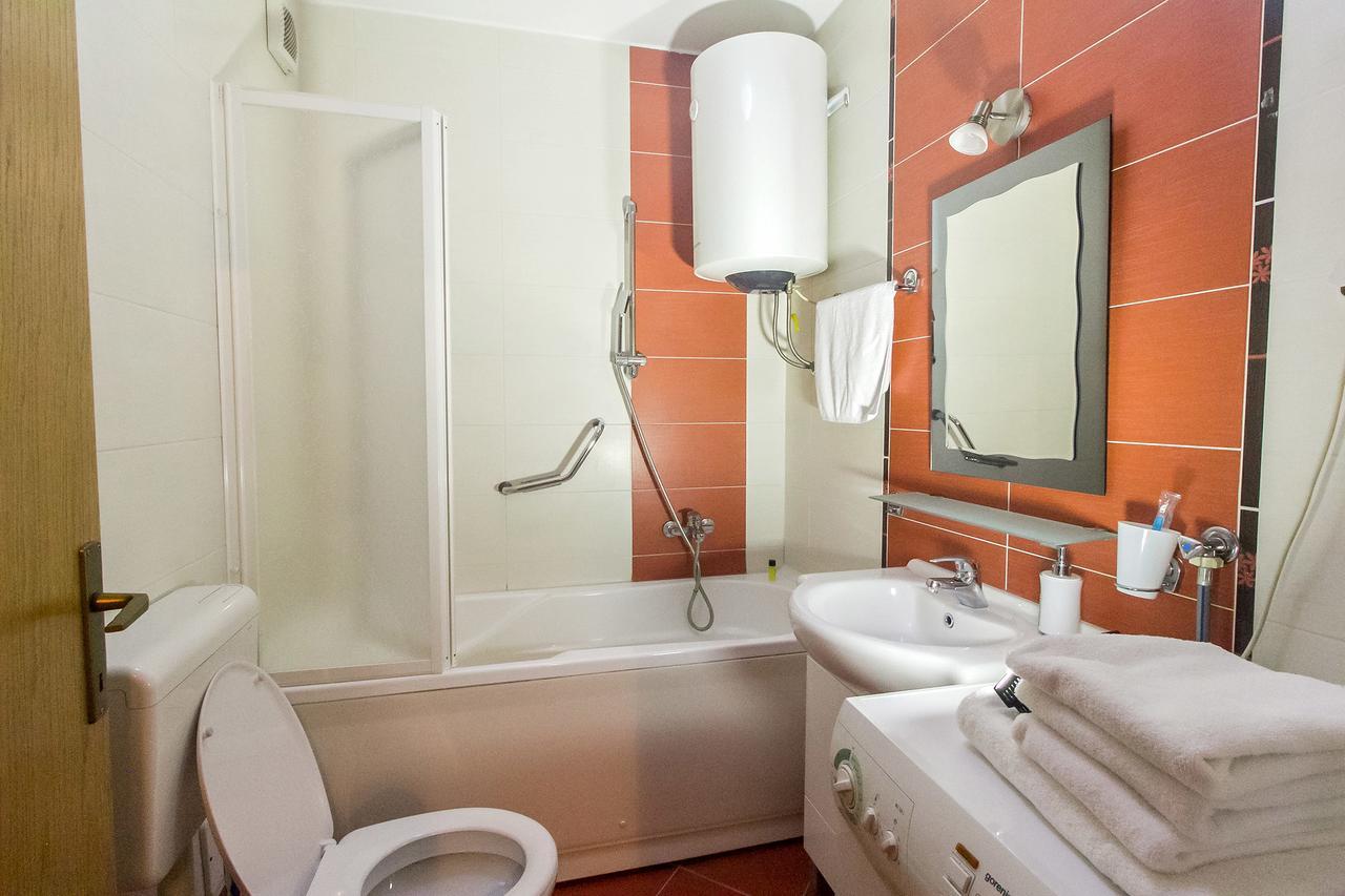 Stan Na Dan Banja Luka Apartment Luaran gambar