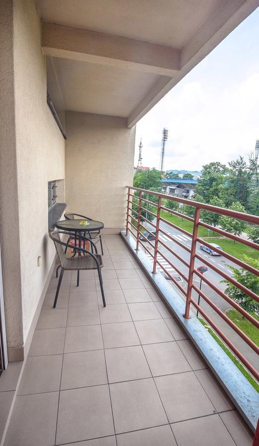 Stan Na Dan Banja Luka Apartment Luaran gambar